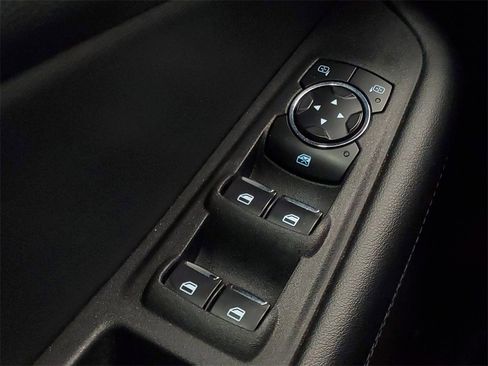 Used 2023 Ford Edge SEL image 16