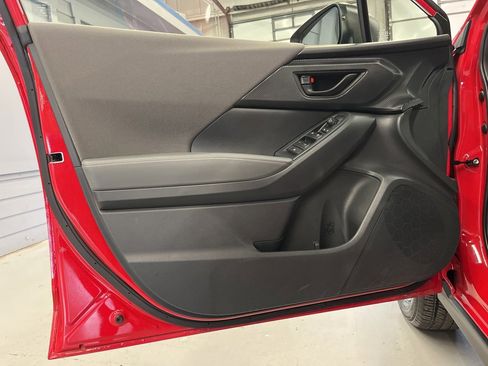 Used 2024 Subaru Crosstrek 2.0i Premium image 9