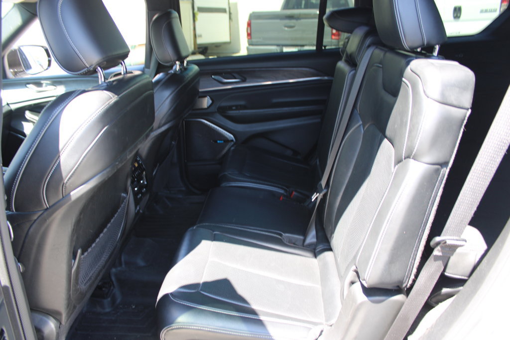 Used 2021 Jeep Grand Cherokee L Overland AWD/4WD image 17