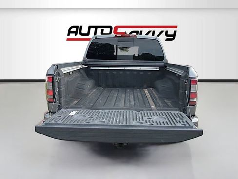 Used 2024 Nissan Frontier SV w/ SV Convenience Package RWD image 25