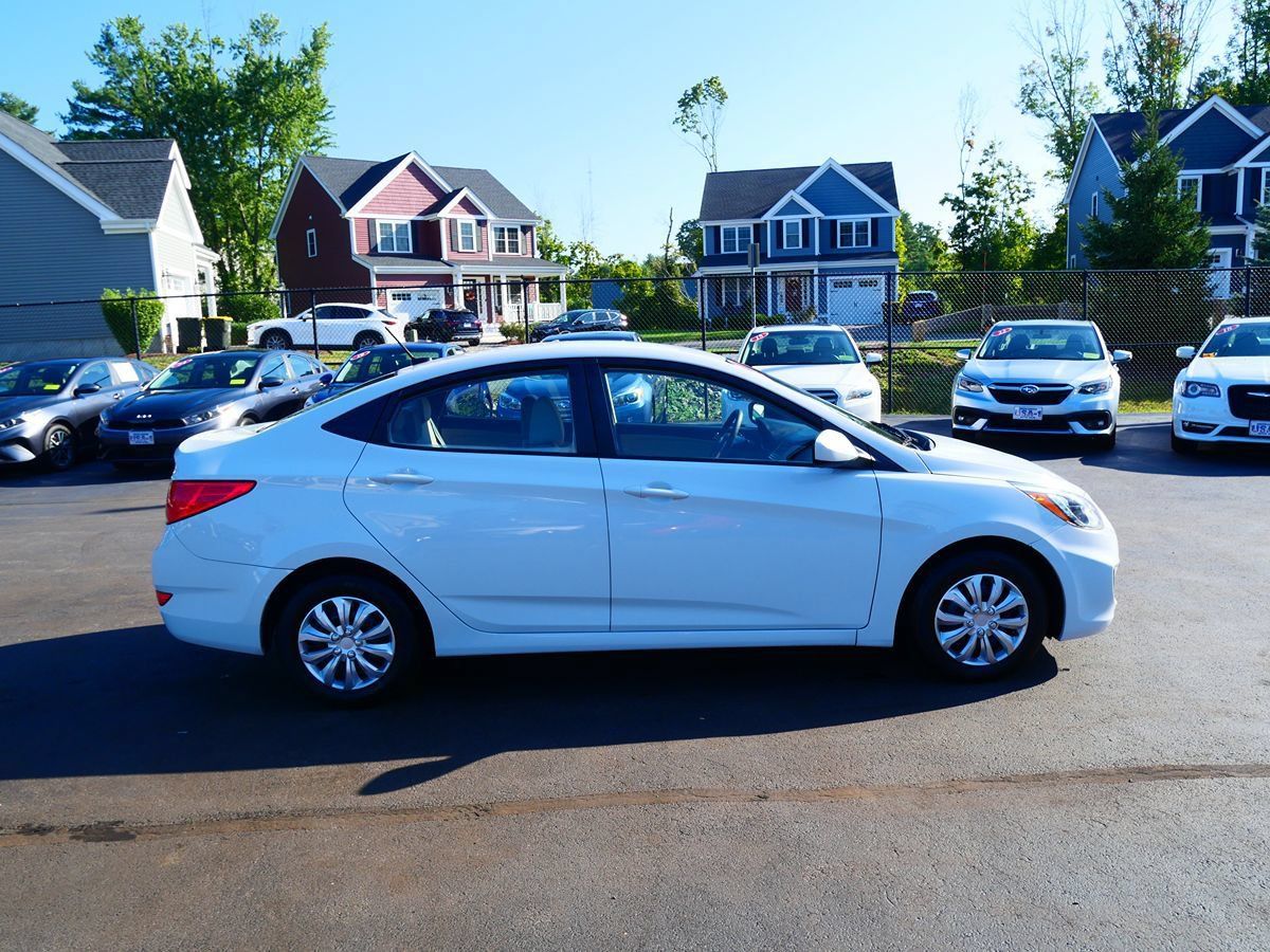 Used 2017 Hyundai Accent SE FWD image 8