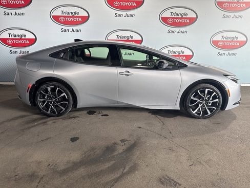 Used 2025 Toyota Prius XSE image 6