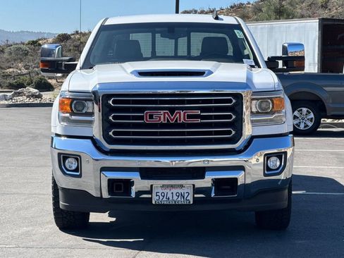 Used 2019 GMC Sierra 2500 SLT w/ Duramax Plus Package image 9