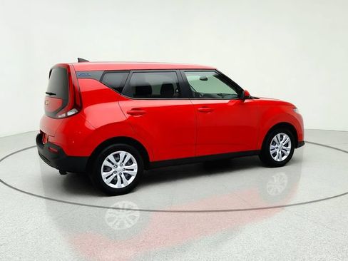 Certified 2022 Kia Soul LX FWD image 6