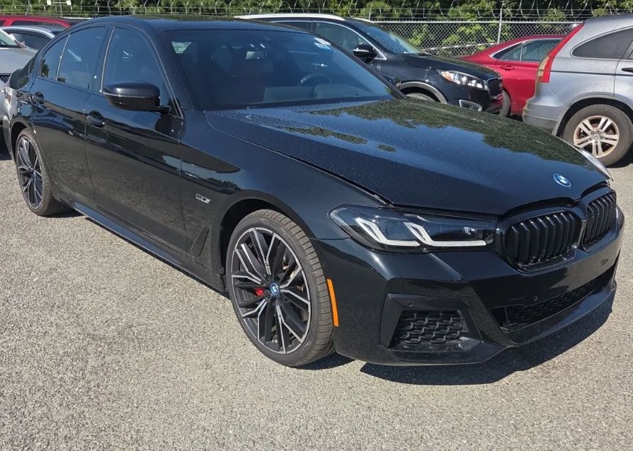 Used 2023 BMW 530e w/ M Sport Package RWD image 12