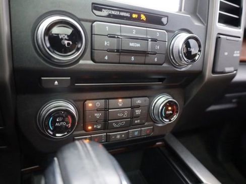 Used 2017 Ford F150 Limited w/ Trailer Tow Package image 29