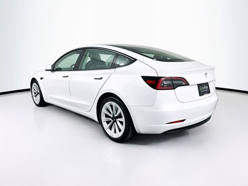 Used 2023 Tesla Model 3 Standard Range image 5