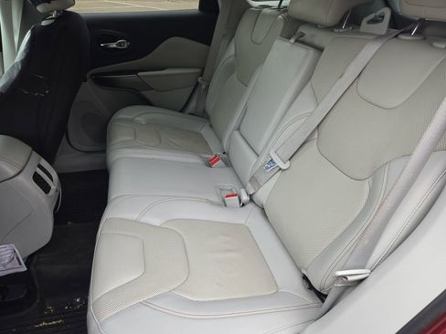 Used 2020 Jeep Cherokee Latitude Lux w/ Comfort/Convenience Group image 18