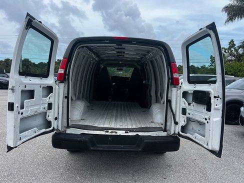 Used 2021 Chevrolet Express 2500 Extended w/ Driver Convenience Package RWD image 5