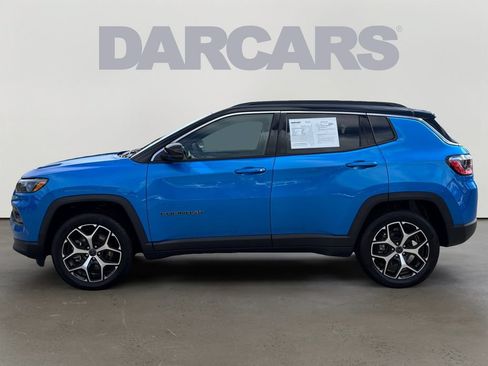 Used 2025 Jeep Compass Limited AWD/4WD image 4