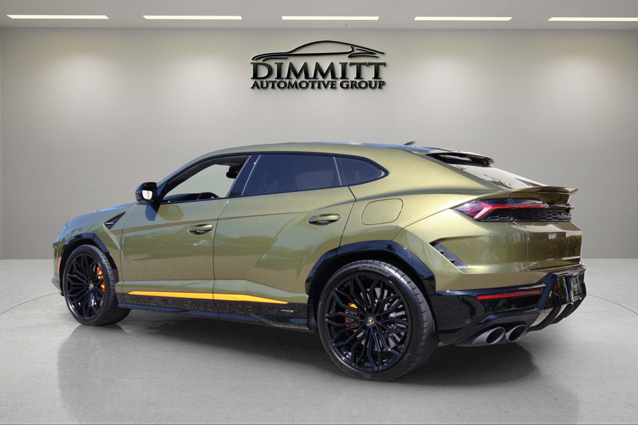 Used 2025 Lamborghini Urus SE AWD/4WD image 3