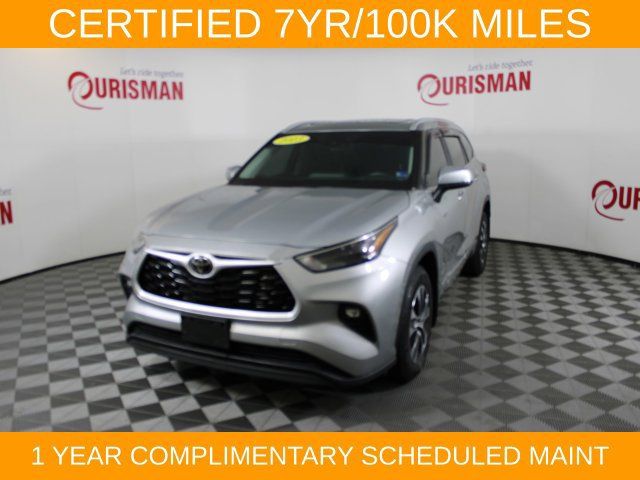 Used 2023 Toyota Highlander XLE AWD/4WD image 2