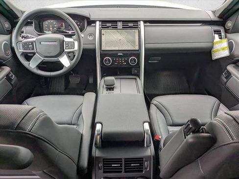 New 2025 Land Rover Discovery S image 15