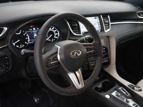 Used 2025 INFINITI QX55 Essential image 22