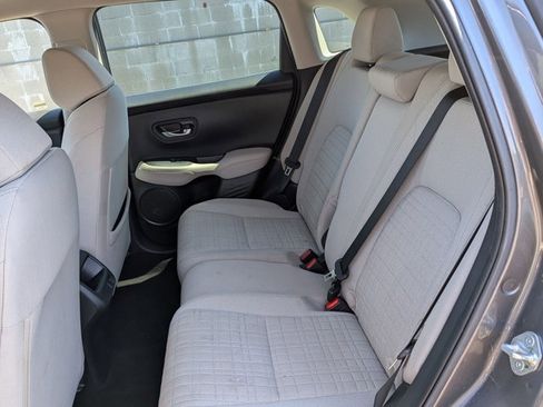 Used 2023 Honda HR-V LX image 17