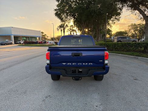 Used 2023 Toyota Tacoma TRD Sport image 4