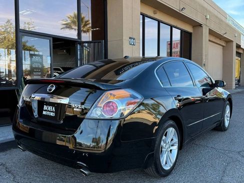 Used 2011 Nissan Altima 3.5 SR w/ 3.5SR Premium Pkg image 4