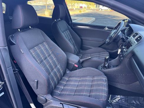 Used 2012 Volkswagen Golf 2-Door image 11