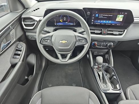 Used 2025 Chevrolet TrailBlazer LT AWD/4WD image 20