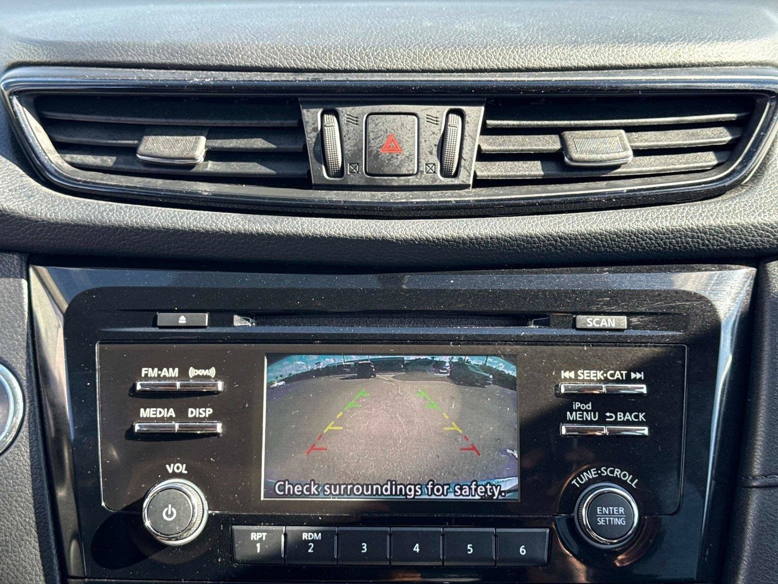 Used 2017 Nissan Rogue SV FWD image 23