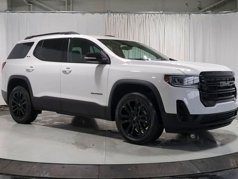 Used 2023 GMC Acadia SLE w/ Driver Convenience Package image 2