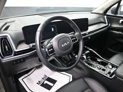 Certified 2025 Kia Sorento SX AWD/4WD image 13