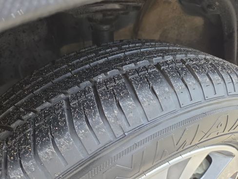 Used 2023 Subaru Ascent Premium w/ Convenience Package AWD/4WD image 11