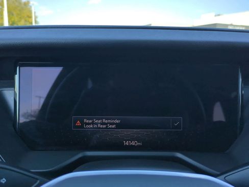 Used 2025 GMC Acadia Elevation image 32