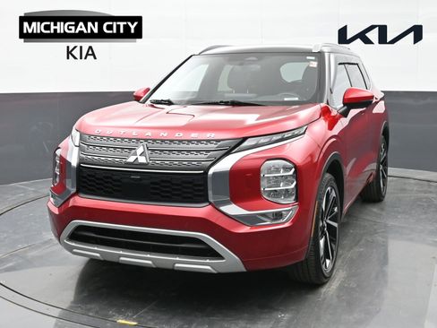 Used 2024 Mitsubishi Outlander SEL image 1