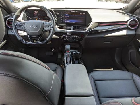 Used 2025 Chevrolet Trax RS w/ Driver Confidence Package FWD image 15