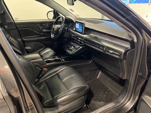 Used 2020 Lincoln Corsair AWD w/ Premium Package image 37