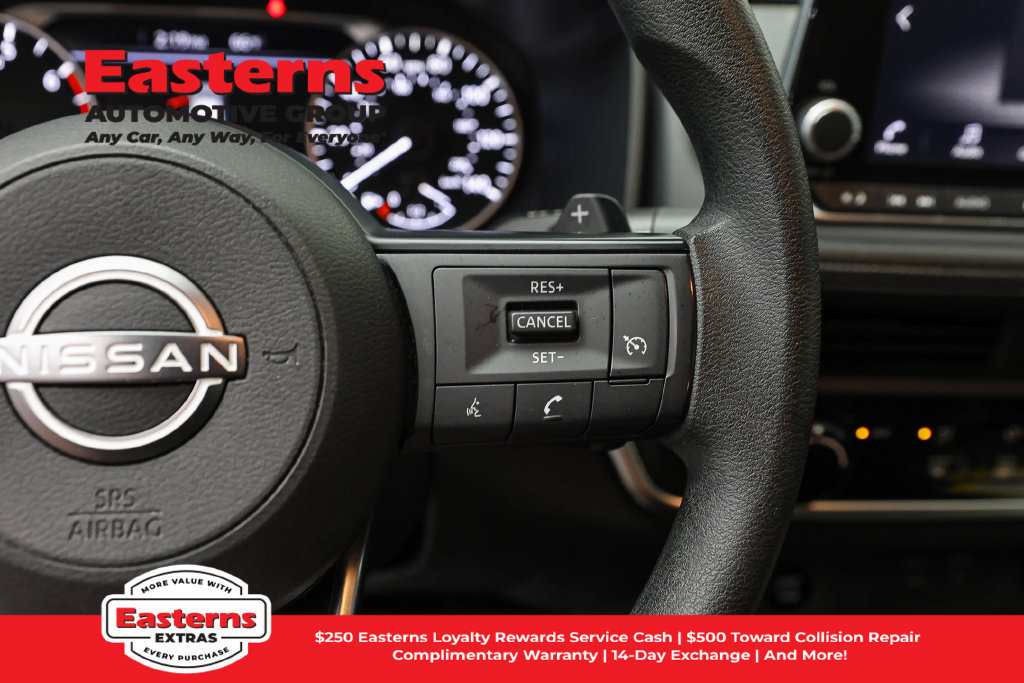 Used 2024 Nissan Rogue S AWD/4WD image 17