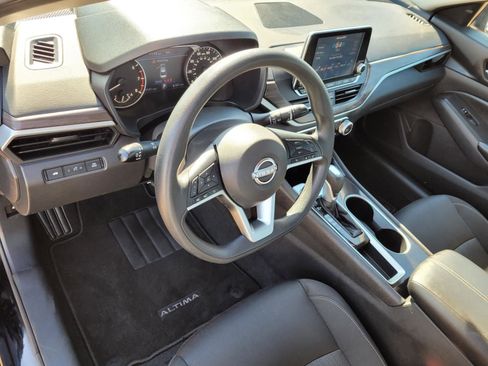 Used 2024 Nissan Altima 2.5 SV image 21