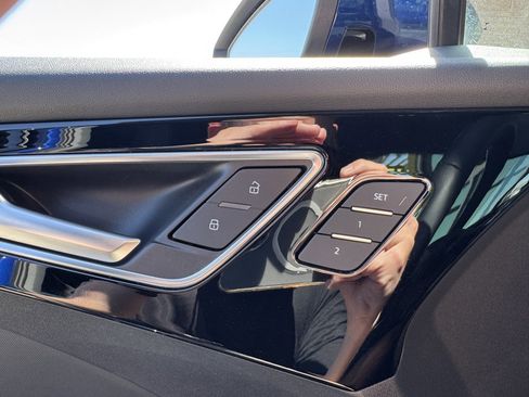 Used 2023 Audi Q4 e-tron Premium Plus w/ Premium Plus image 33