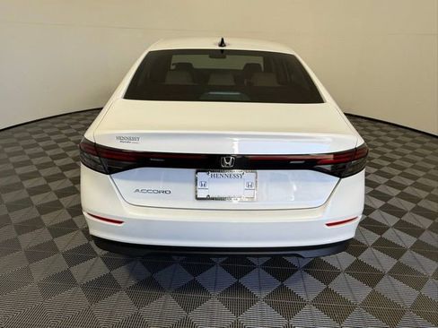 Used 2025 Honda Accord SE image 5