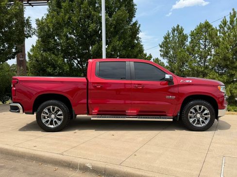 Used 2023 Chevrolet Silverado 1500 LT AWD/4WD image 7