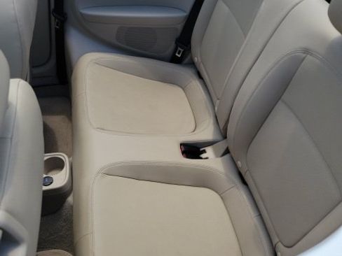 Used 2013 Volkswagen Beetle 2.5 FWD image 10