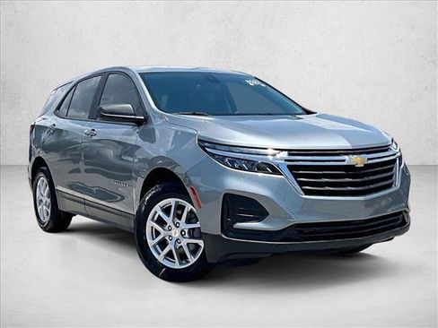 Used 2023 Chevrolet Equinox LS FWD image 12