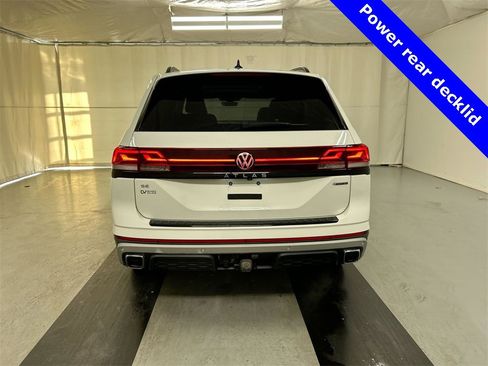 Certified 2024 Volkswagen Atlas Peak Edition SE image 3