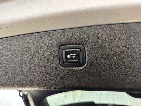 Certified 2022 Chevrolet Blazer RS w/ Enhanced Convenience Package image 28