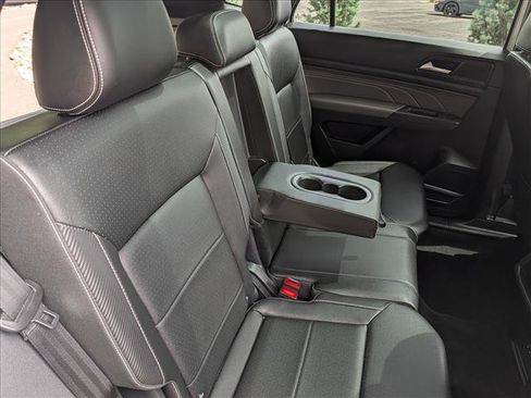 Used 2023 Volkswagen Atlas Cross Sport SEL R-Line AWD/4WD image 18
