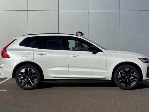 New 2026 Volvo XC60 B5 Plus w/ Climate Package PRO AWD/4WD image 6