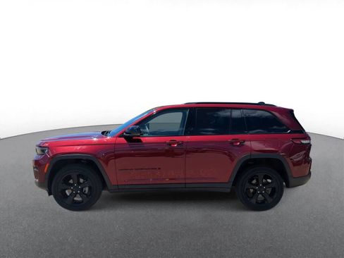 Used 2023 Jeep Grand Cherokee Altitude AWD/4WD image 5