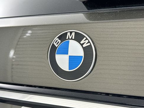 Used 2025 BMW X7 xDrive40i w/ Premium Package image 22