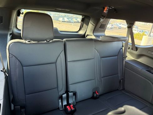 New 2026 Chevrolet Suburban High Country image 19
