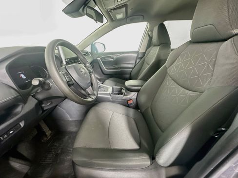 Used 2024 Toyota RAV4 XLE FWD image 13