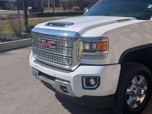 Used 2018 GMC Sierra 3500 Denali w/ Duramax Plus Package image 6