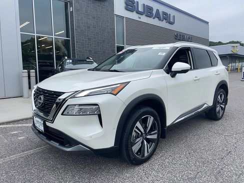 Used 2023 Nissan Rogue SL w/ SL Premium Package image 3