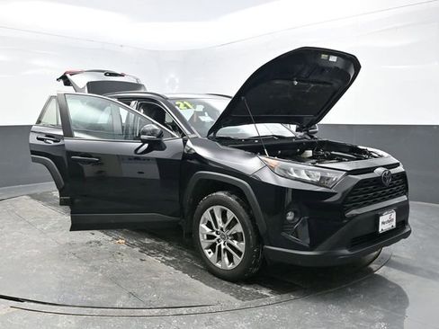 Used 2021 Toyota RAV4 XLE Premium image 35
