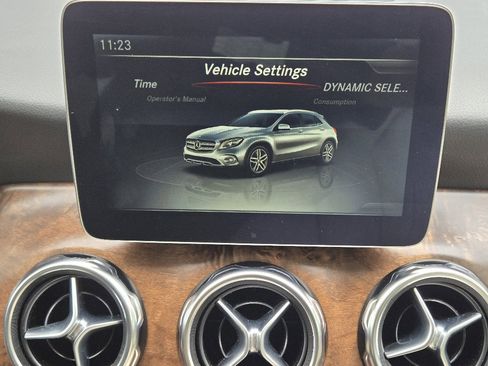 Used 2018 Mercedes-Benz GLA 250 4MATIC image 8